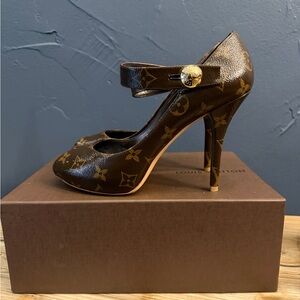 Louis Vuitton Monogram Brown Peep-Toe Heels
